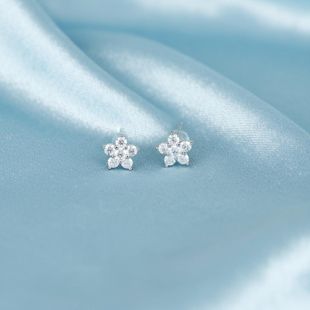 Flower Stud Earring, Dainty Star Floral CZ Studs in Gold or Silver, Minimalist Sparkle Earrings, Cute Everyday Jewelry Gift for Her