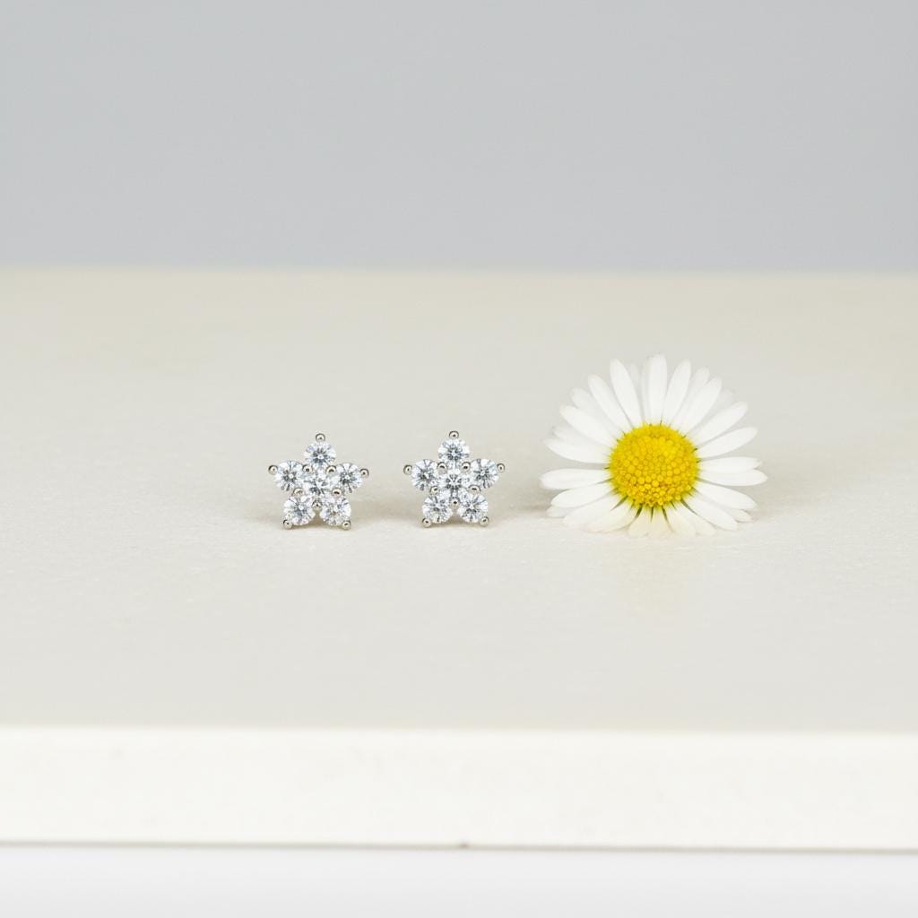 Flower Stud Earring, Dainty Star Floral CZ Studs in Gold or Silver, Minimalist Sparkle Earrings, Cute Everyday Jewelry Gift for Her