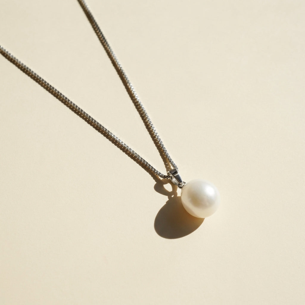 Minimalist Pearl Drop Necklace | Dainty Freshwater Pearl Pendant